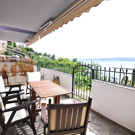 Zennova #43, Sky & Sea Apartman Pirgadíkia